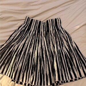 Saks Fifth Avenue Black and White A-Line Skirt